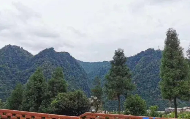 Simian Mountain Banshan Homestay