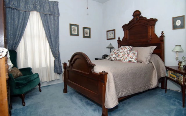 Hall Place Bed & Breakfast