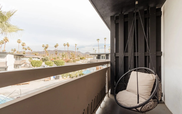 V Capri Palm Springs, a Dolce by Wyndham