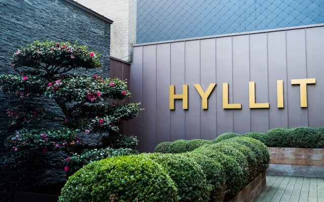 Отель HYLLIT Антверпен вид на фасад