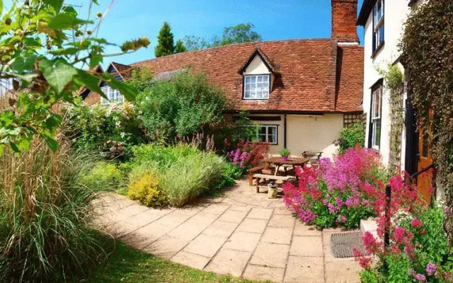 Homelye Farm Courtyards