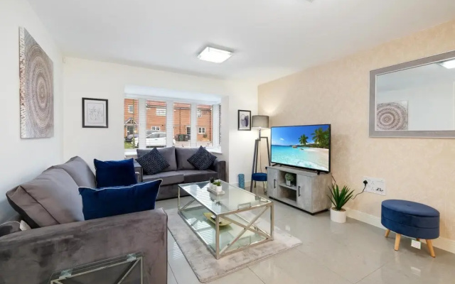 Luxury 5 bedroom Serviced Hse Leavesden