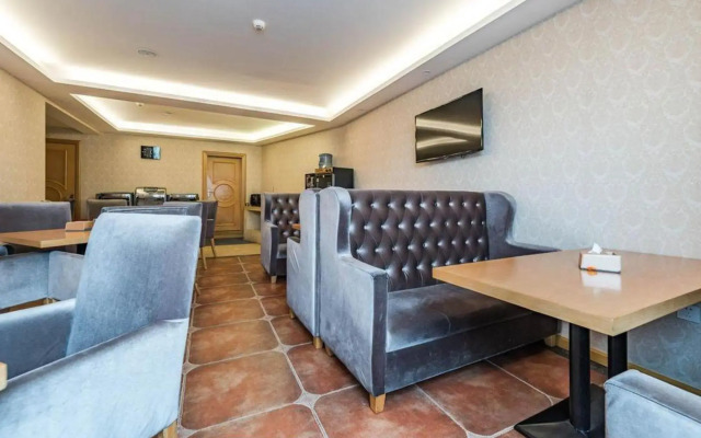 Vienna Hotel (Lhasa Potala Palace West Beijing Road)