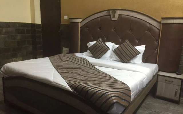 OYO 82578 Hotel Giridhar