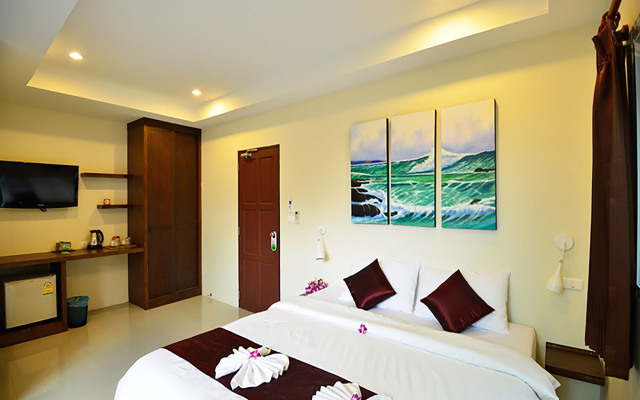 At Kamala Hotel комната для гостей