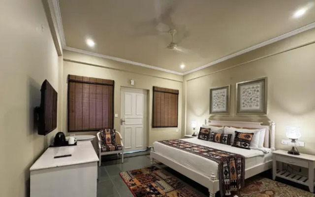 Raj Niwas Palace