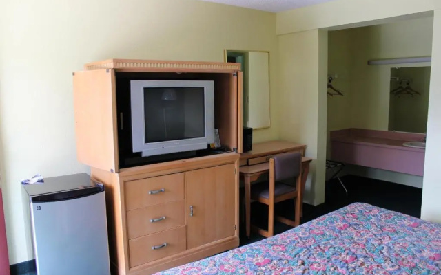 Travelers Inn