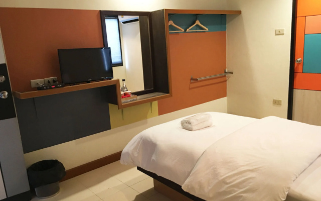 ROOM at PRACHACHUEN