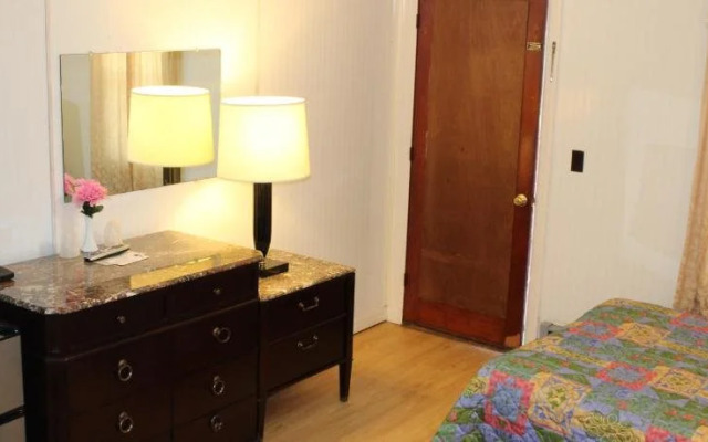 Royale Coach Motor Lodge