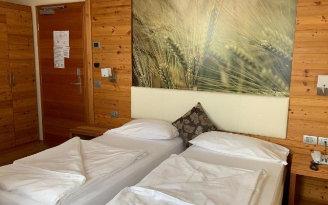 Albergo Tuenno