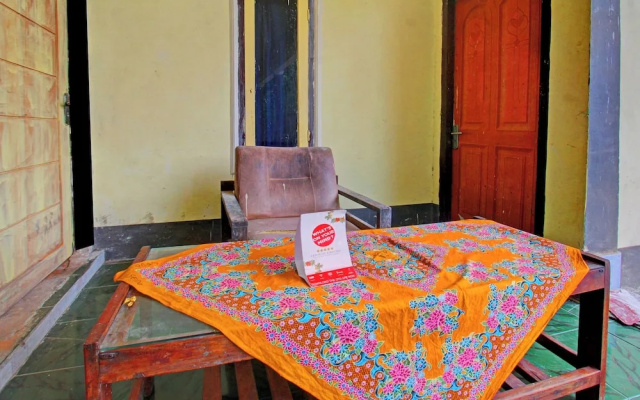 Hotel O Penginapan 3 Bersaudara Near Pasar Sengkol