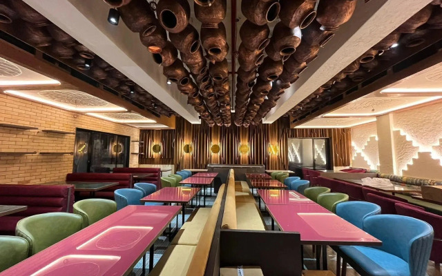 Hotel Mumbai House - Malad Valnai
