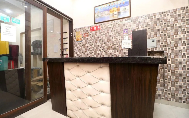 OYO 35497 Hotel Kapoor Residency