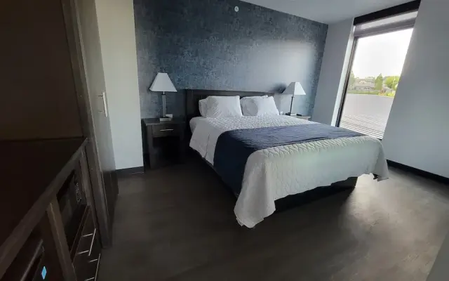 Watershed Hotel