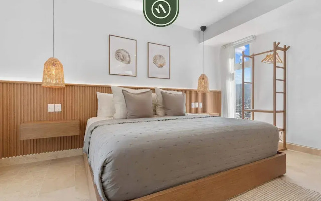 Luxury Oceanfront Studio - Beach - Pools - Gym