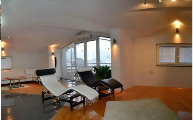 Kosmos Apartments
