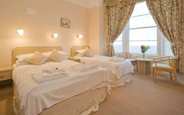 Regency Royal Hotel