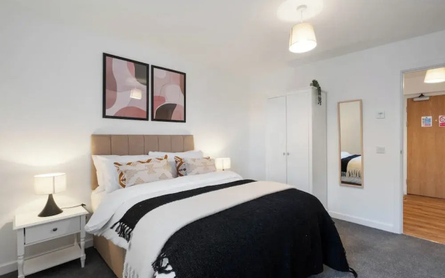 City Point Apartments by Guestz