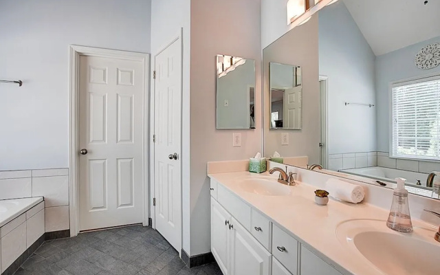 Peachy Keen Luxury Estate