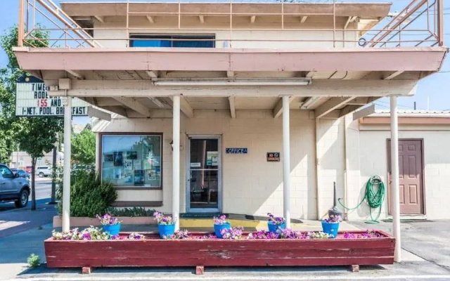 Rodeway Inn & Suites