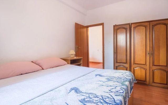 Apartment Olive Orange