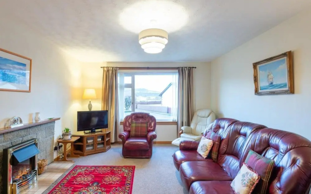 2 Bed Home With Private Garden in the Highlands