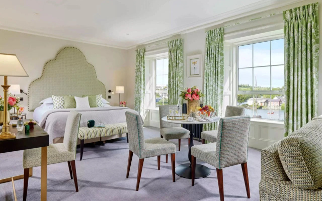 Hotel Actons