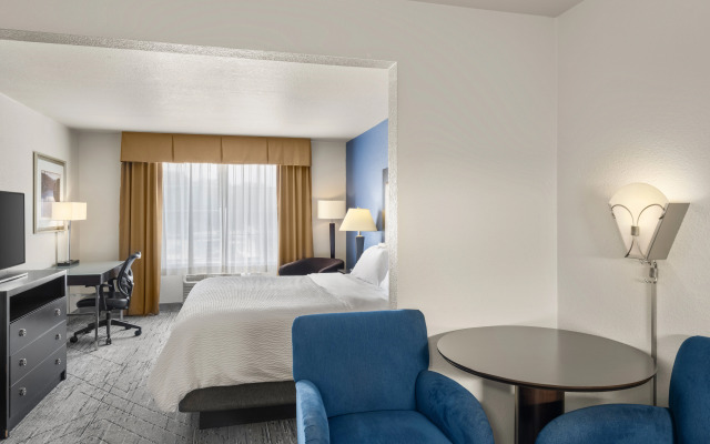 Holiday Inn Express & Suites New Buffalo by IHG