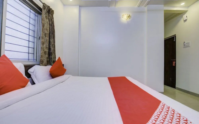 OYO 24125 Hotel Aakash