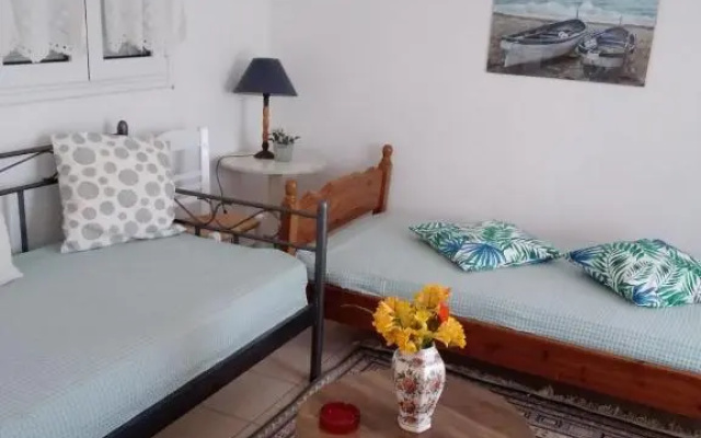 Red Rock and View Leonidio maisonette studio