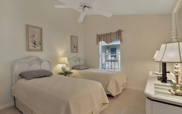 Sunbury Court Home