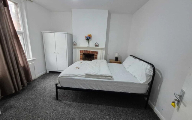 Room-private Room, Closer to Train Stati