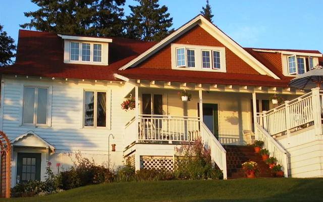 Pow Wow Point Lodge