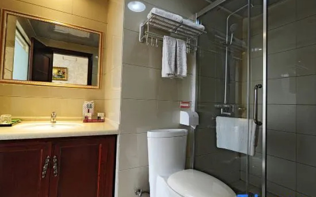 Luzhou Qianye Hotel