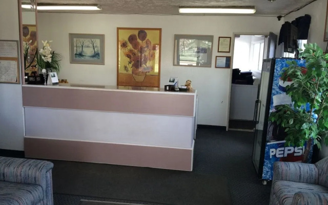 Plains Motor Inn