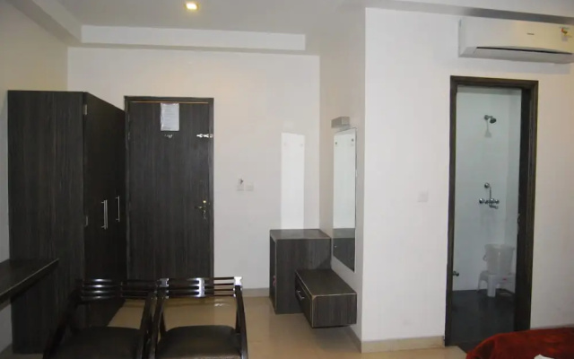 OYO 1446 Hotel Heera Celebration