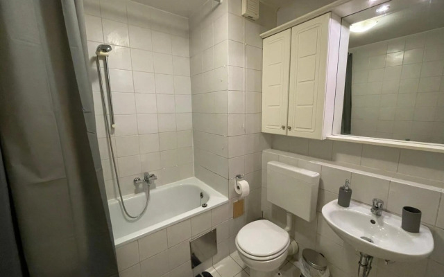 Apartment Green - Grey