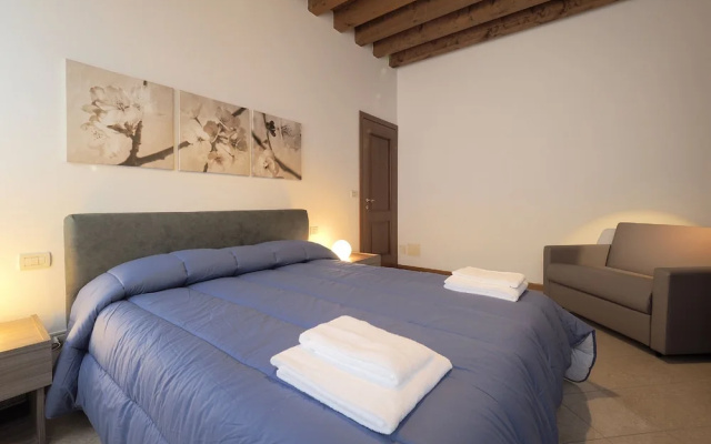 Venice Style Apartments