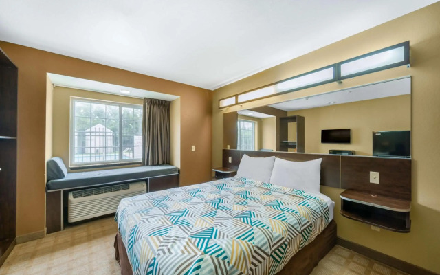 Microtel Inn & Suites by Wyndham Breaux Bridge