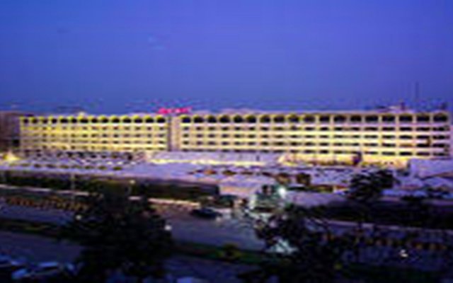 Islamabad Marriott Hotel in Islamabad, Pakistan from 262$, photos, reviews - zenhotels.com hotel front