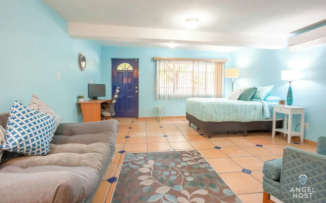 Cozy Stay 2 blocks from the beach