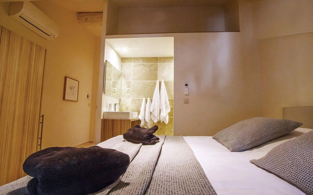 Charming Apartment in Villesèque-des-Corbières with Jacuzzi