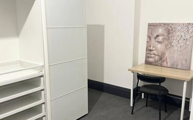 Elegant 2-bedroom Apartment Near City Centre