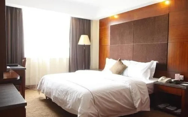 Hollyear Hotel