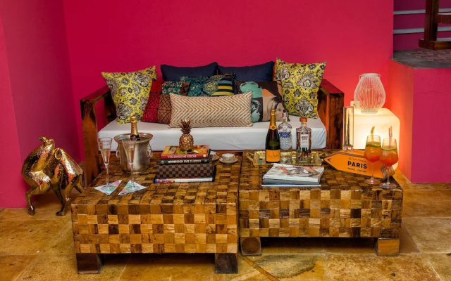Castelo Pink Boutique Hotel