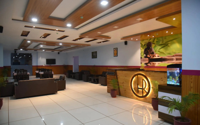 Pops Hotel & Restaurant