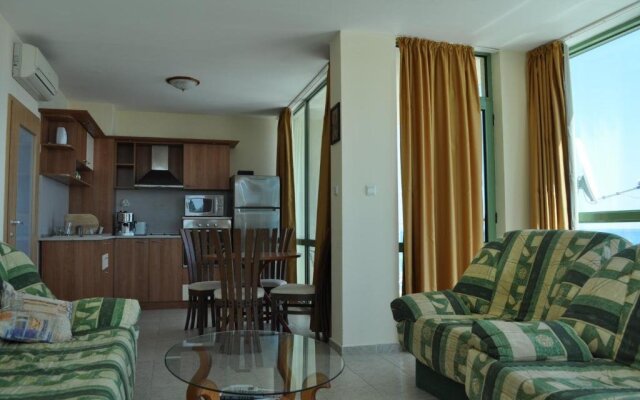 Апартаменты Kabakum Beach Apartments комната для гостей