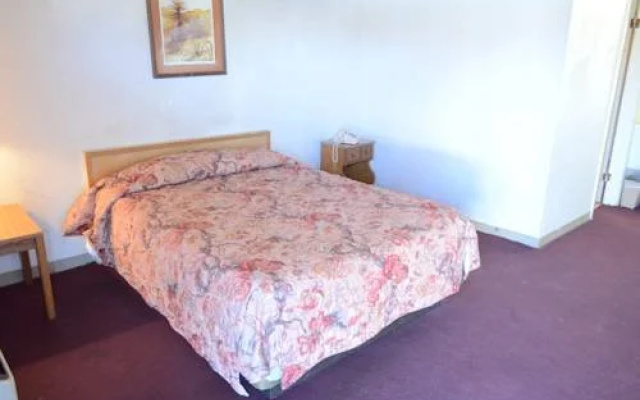 C & M Motel