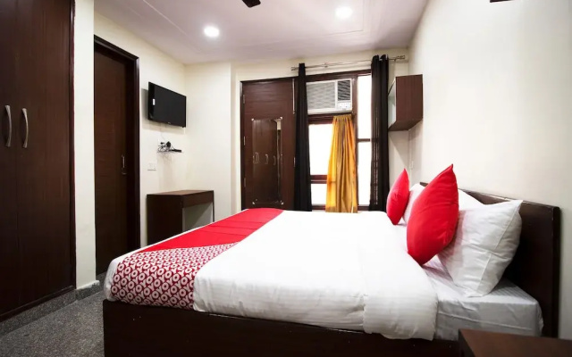 OYO 42732 Qlark Palace