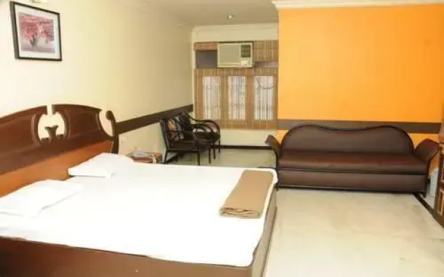 Sriji Residency